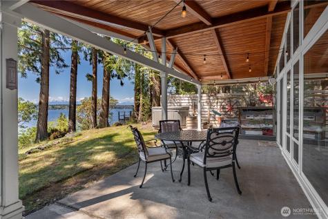 924 W Herron Boulevard NW Lakebay WA 98349