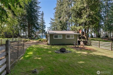 924 W Herron Boulevard NW Lakebay WA 98349