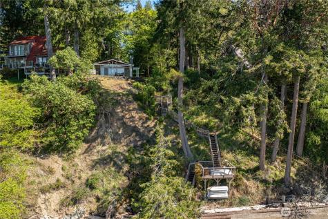 924 W Herron Boulevard NW Lakebay WA 98349