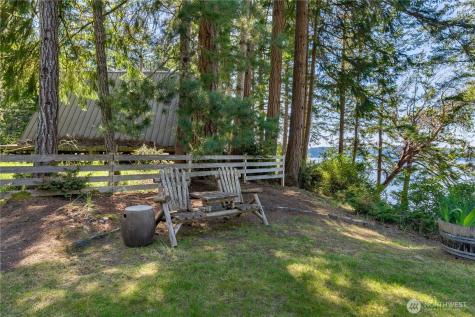 924 W Herron Boulevard NW Lakebay WA 98349