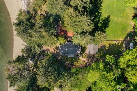 924 W Herron Boulevard NW Lakebay WA 98349