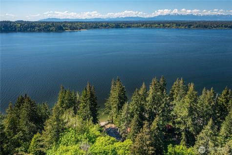924 W Herron Boulevard NW Lakebay WA 98349