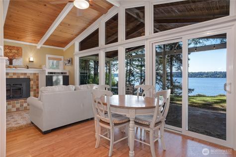 924 W Herron Boulevard NW Lakebay WA 98349