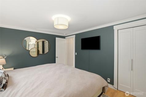 5250 45th Avenue SW Seattle WA 98136