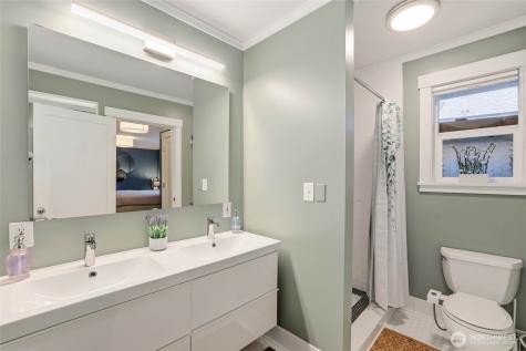 5250 45th Avenue SW Seattle WA 98136