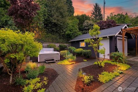 5250 45th Avenue SW Seattle WA 98136