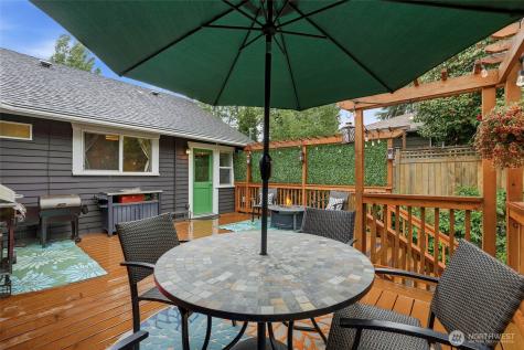 5250 45th Avenue SW Seattle WA 98136