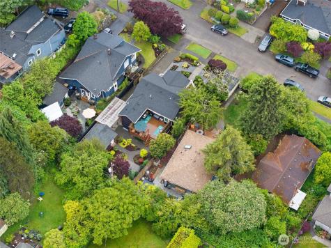 5250 45th Avenue SW Seattle WA 98136