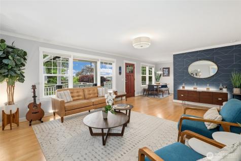 5250 45th Avenue SW Seattle WA 98136