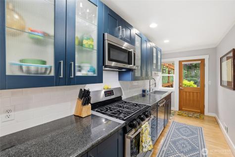 5250 45th Avenue SW Seattle WA 98136