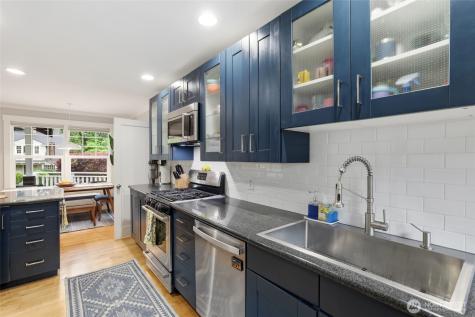 5250 45th Avenue SW Seattle WA 98136
