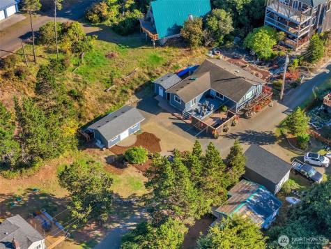 1121 228th Lane Ocean Park WA 98640