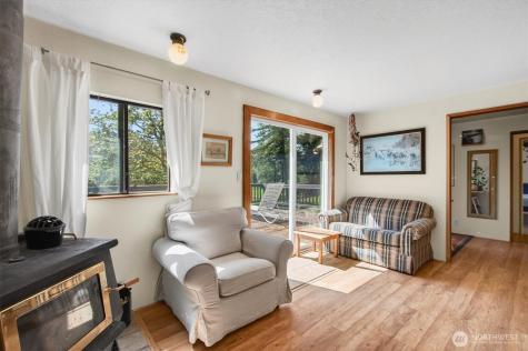 865 E Valley Road Skamokawa WA 98647