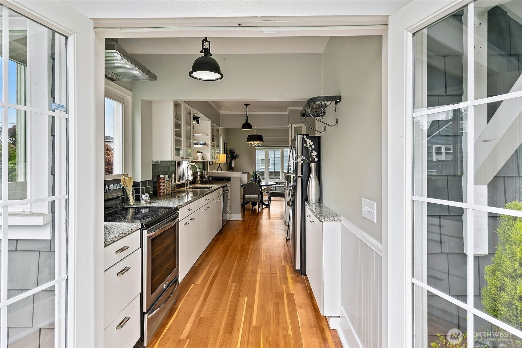 5761 35th Avenue NE Seattle WA 98105