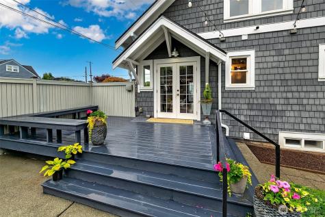 5761 35th Avenue NE Seattle WA 98105