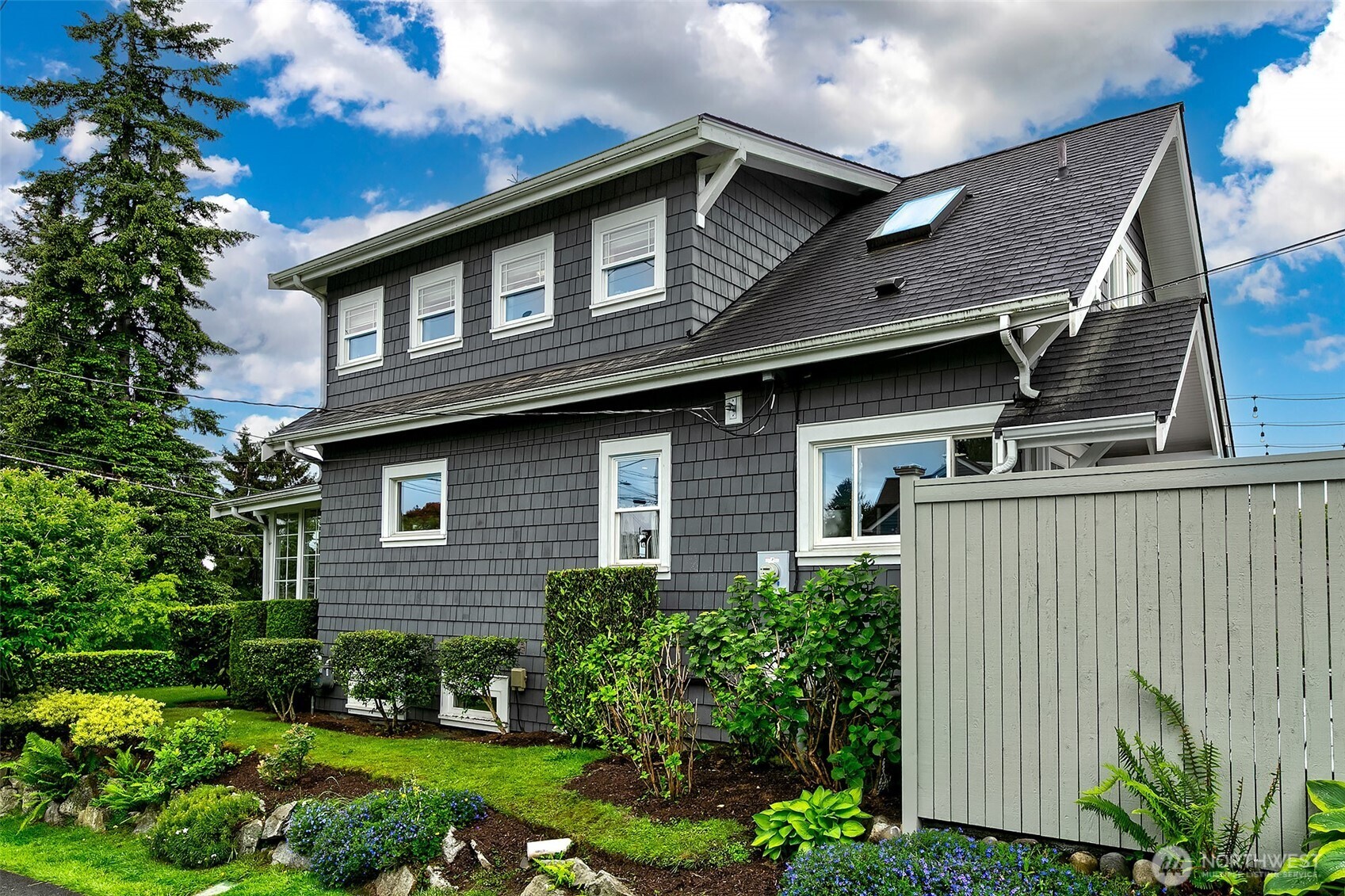 5761 35th Avenue NE Seattle WA 98105
