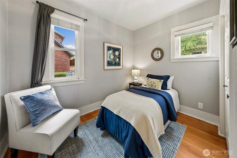 5761 35th Avenue NE Seattle WA 98105