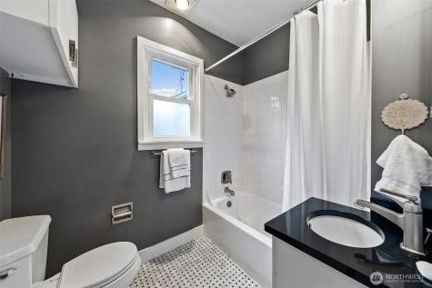 5761 35th Avenue NE Seattle WA 98105