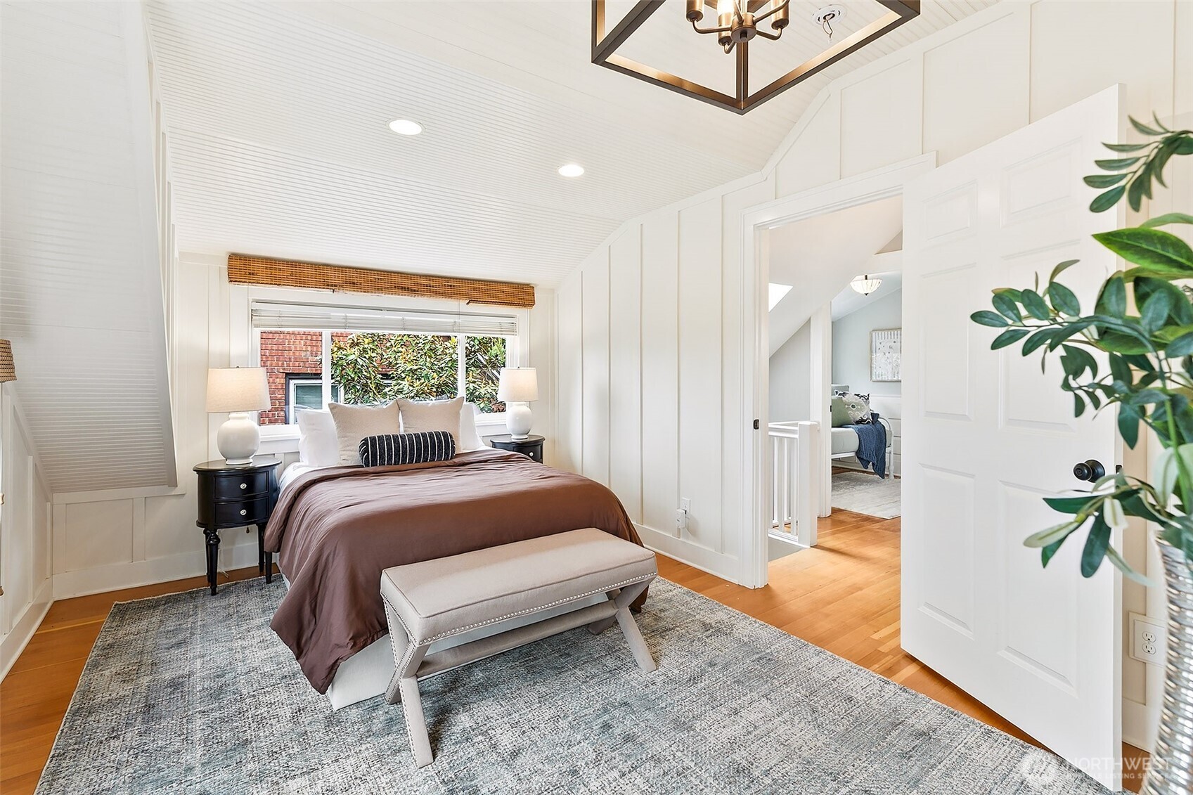 5761 35th Avenue NE Seattle WA 98105
