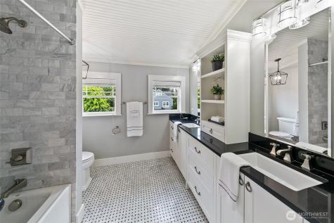 5761 35th Avenue NE Seattle WA 98105