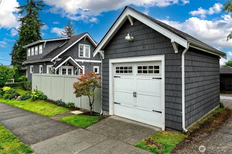 5761 35th Avenue NE Seattle WA 98105
