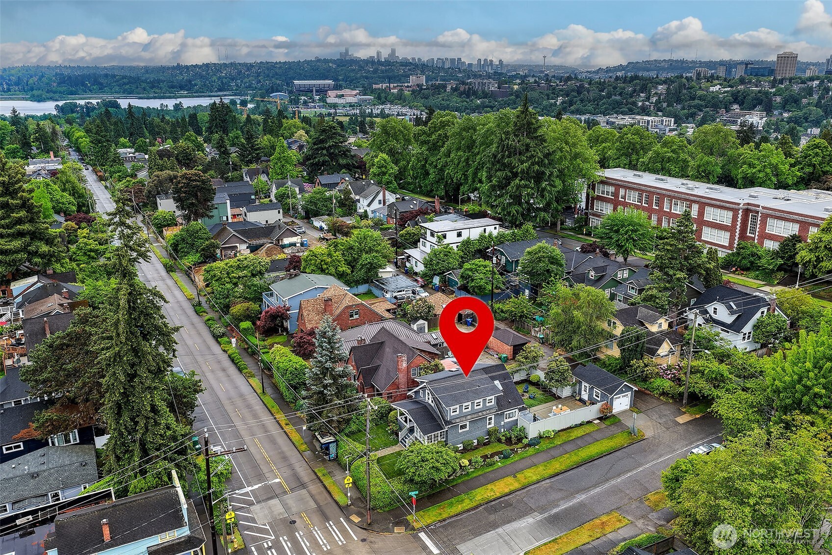 5761 35th Avenue NE Seattle WA 98105