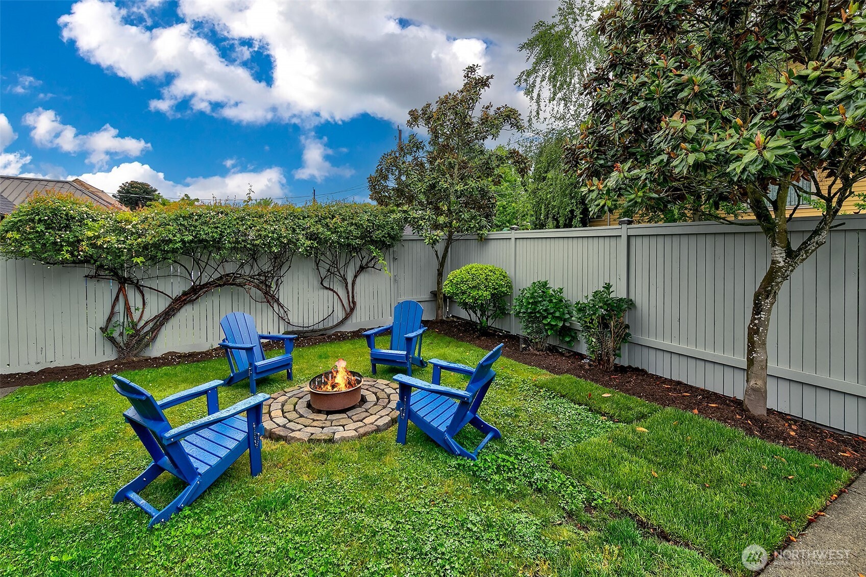 5761 35th Avenue NE Seattle WA 98105
