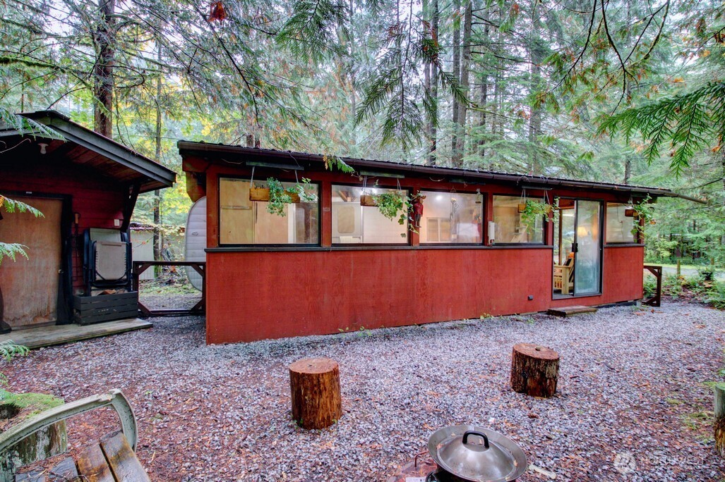 89 Sunset Circle Deming WA 98244