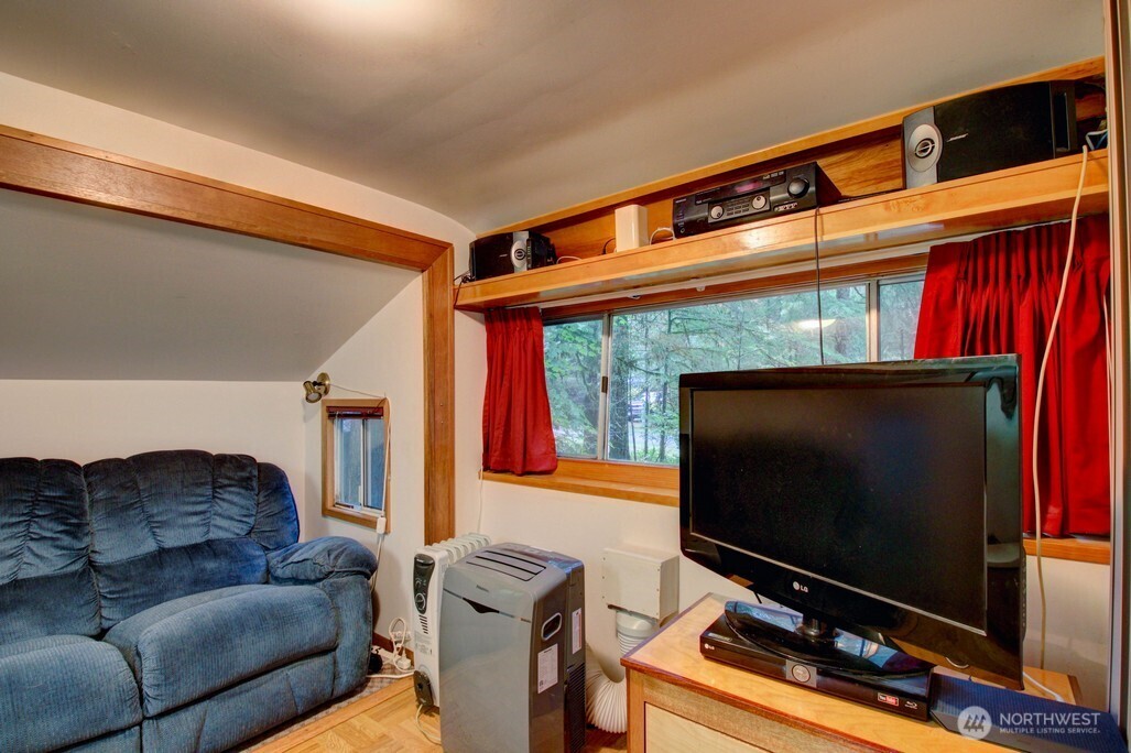 89 Sunset Circle Deming WA 98244