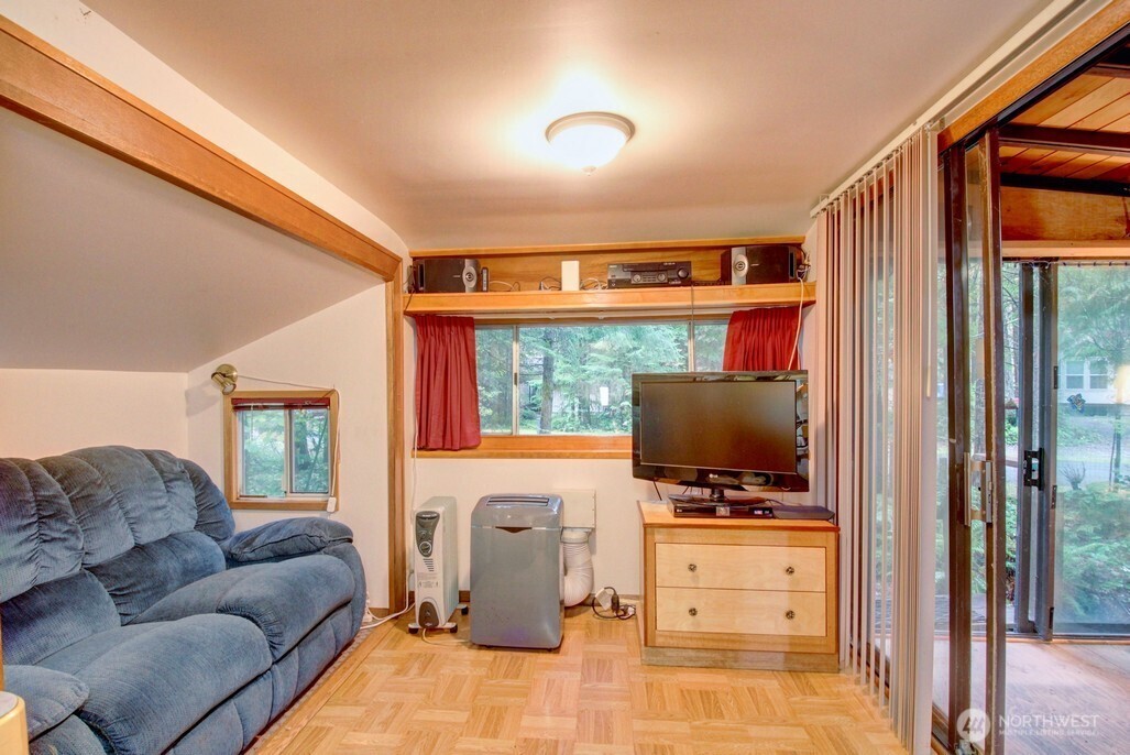 89 Sunset Circle Deming WA 98244
