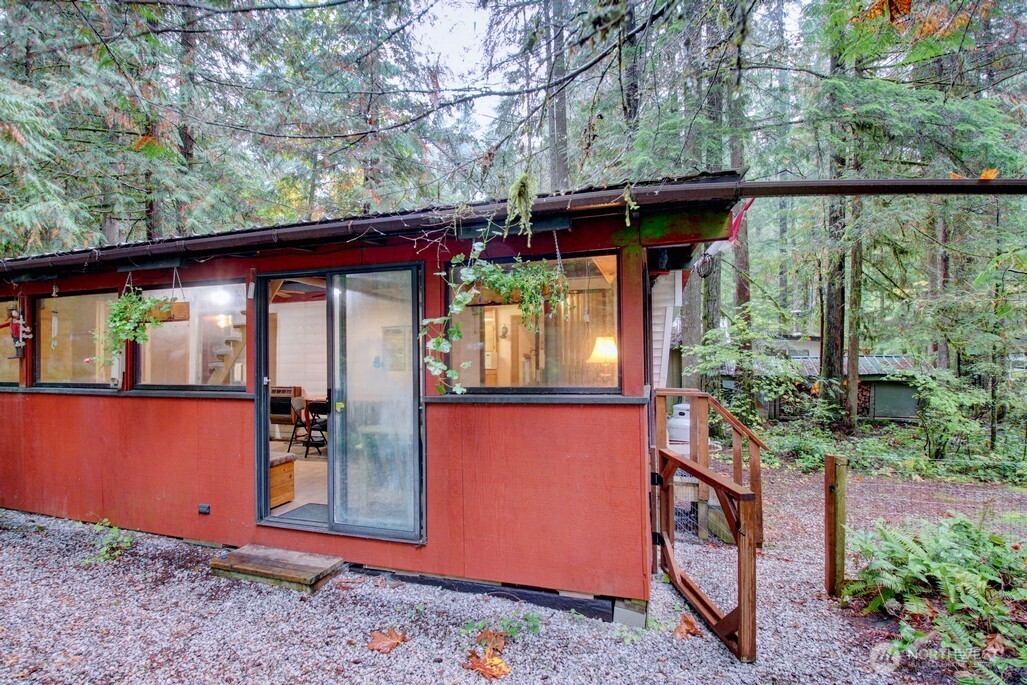 89 Sunset Circle Deming WA 98244