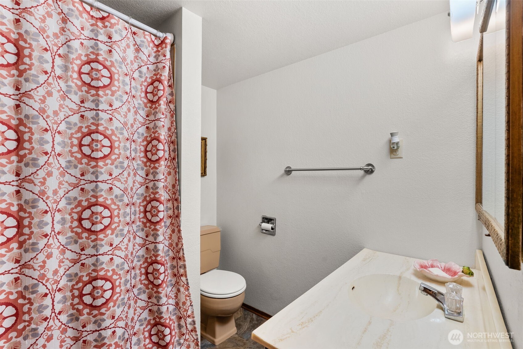 431 B Street South Bend WA 98586