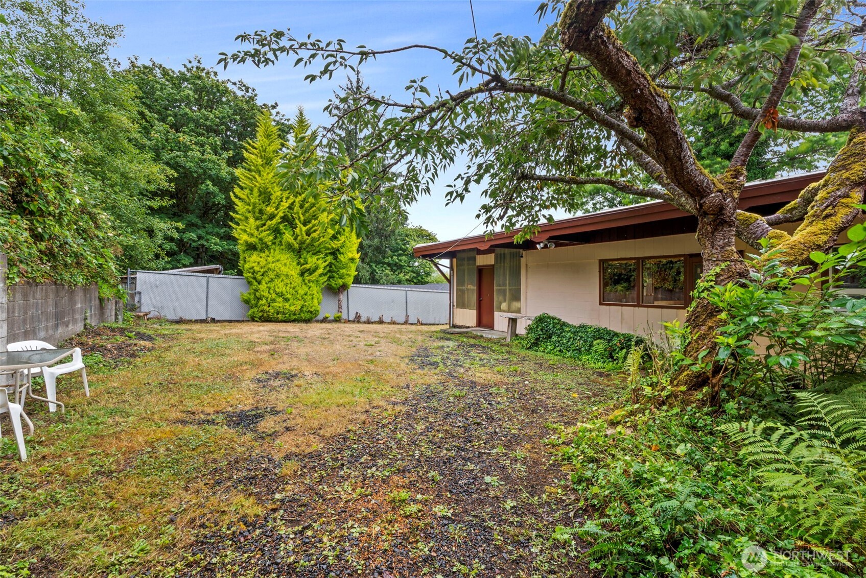 431 B Street South Bend WA 98586