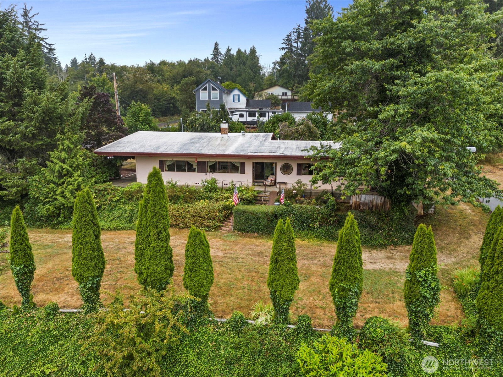 431 B Street South Bend WA 98586