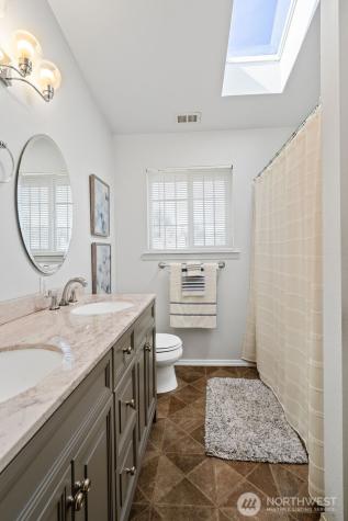 34 S Mountain View Lane Elma WA 98541