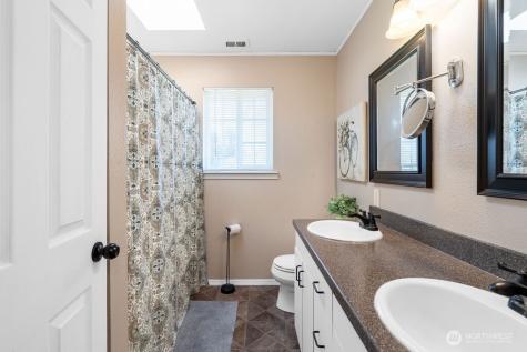 34 S Mountain View Lane Elma WA 98541