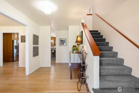 34 S Mountain View Lane Elma WA 98541