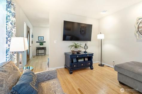 34 S Mountain View Lane Elma WA 98541