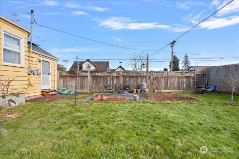 230 E Orange Avenue Burlington WA 98233