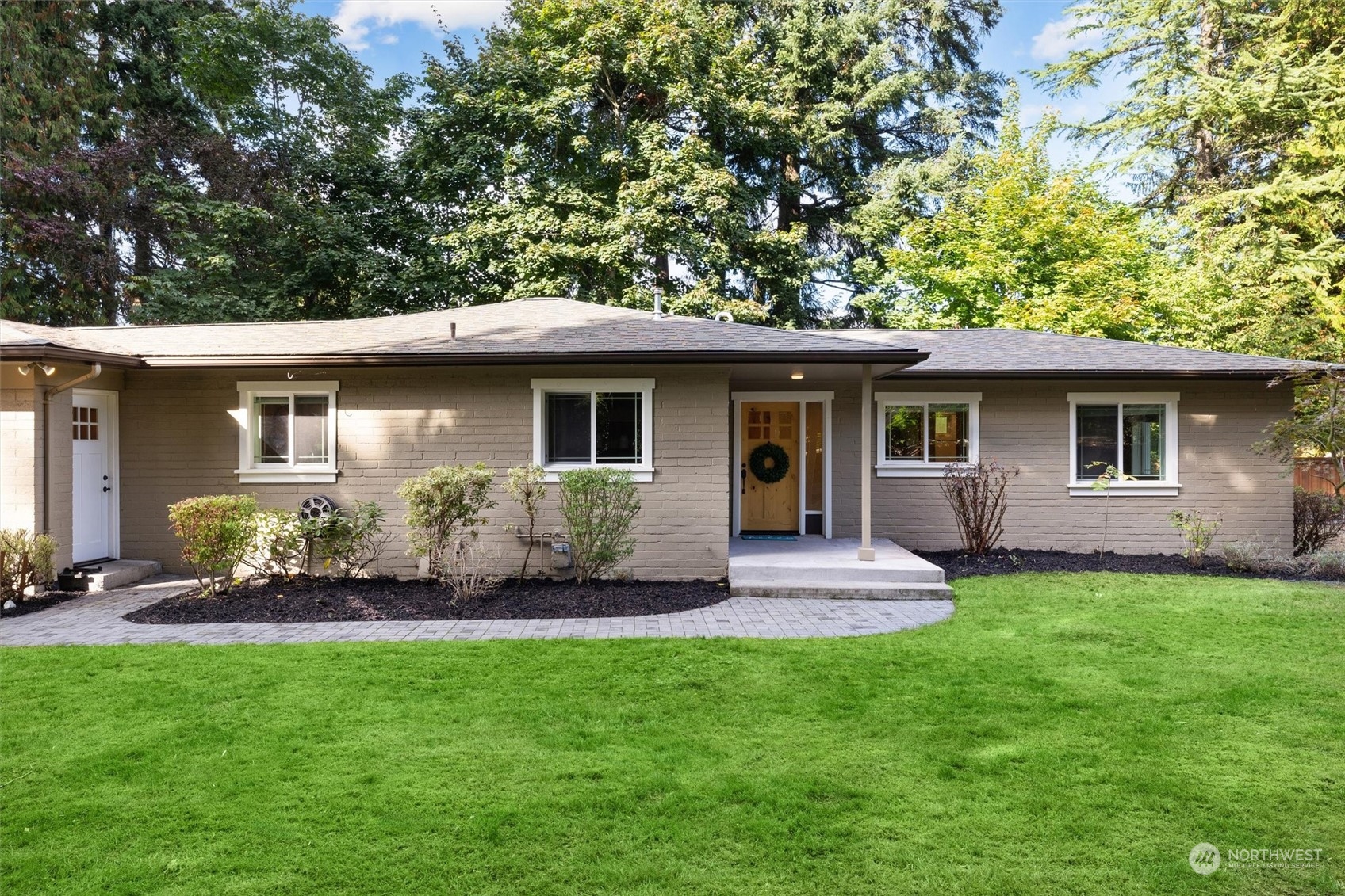 6300 Ne Arrowhead Drive Kenmore WA 98028