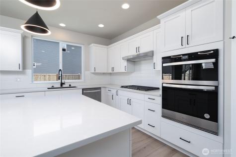 2425 SW Ridgeway Drive Oak Harbor WA 98277