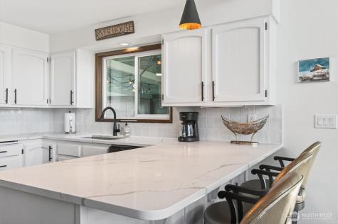 301 W Sunny Sands Cathlamet WA 98612