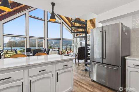 301 W Sunny Sands Cathlamet WA 98612
