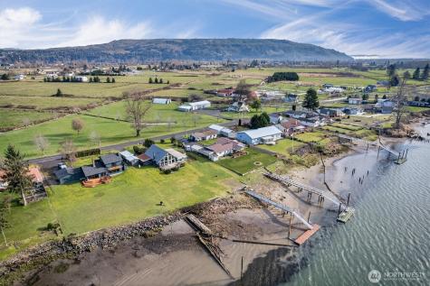 301 W Sunny Sands Cathlamet WA 98612