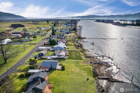 301 W Sunny Sands Cathlamet WA 98612