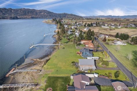 301 W Sunny Sands Cathlamet WA 98612
