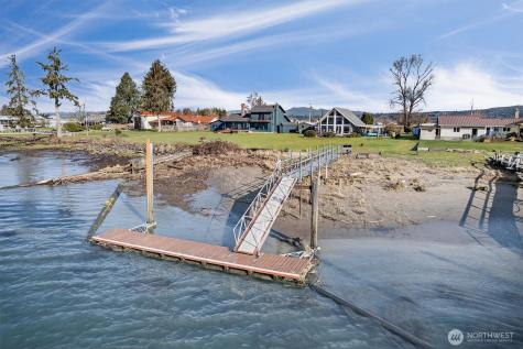 301 W Sunny Sands Cathlamet WA 98612