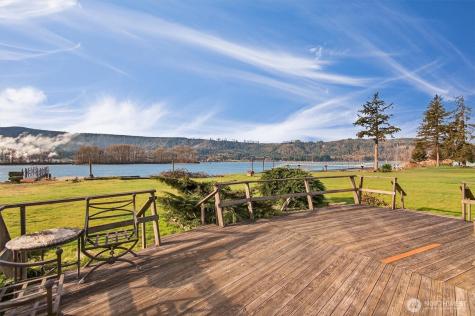 301 W Sunny Sands Cathlamet WA 98612