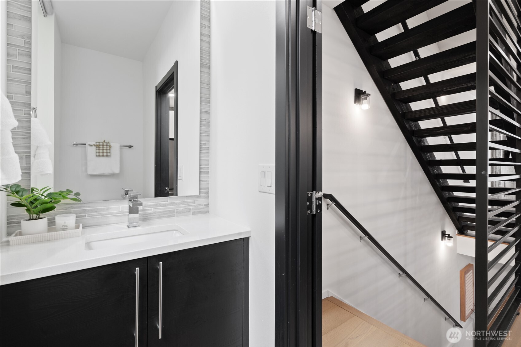 8613 23rd Avenue NE Seattle WA 98115