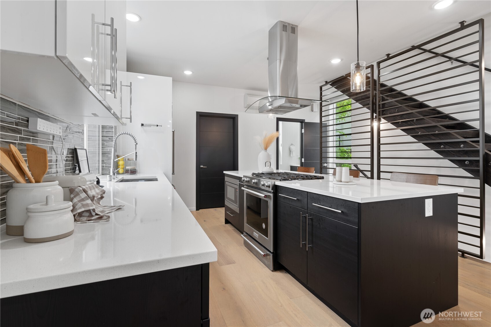 8613 23rd Avenue NE Seattle WA 98115